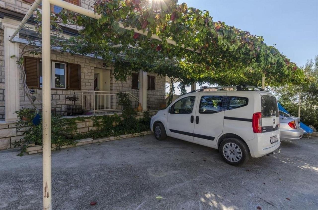 Apartments Lemar - With Parking Bol Exterior photo